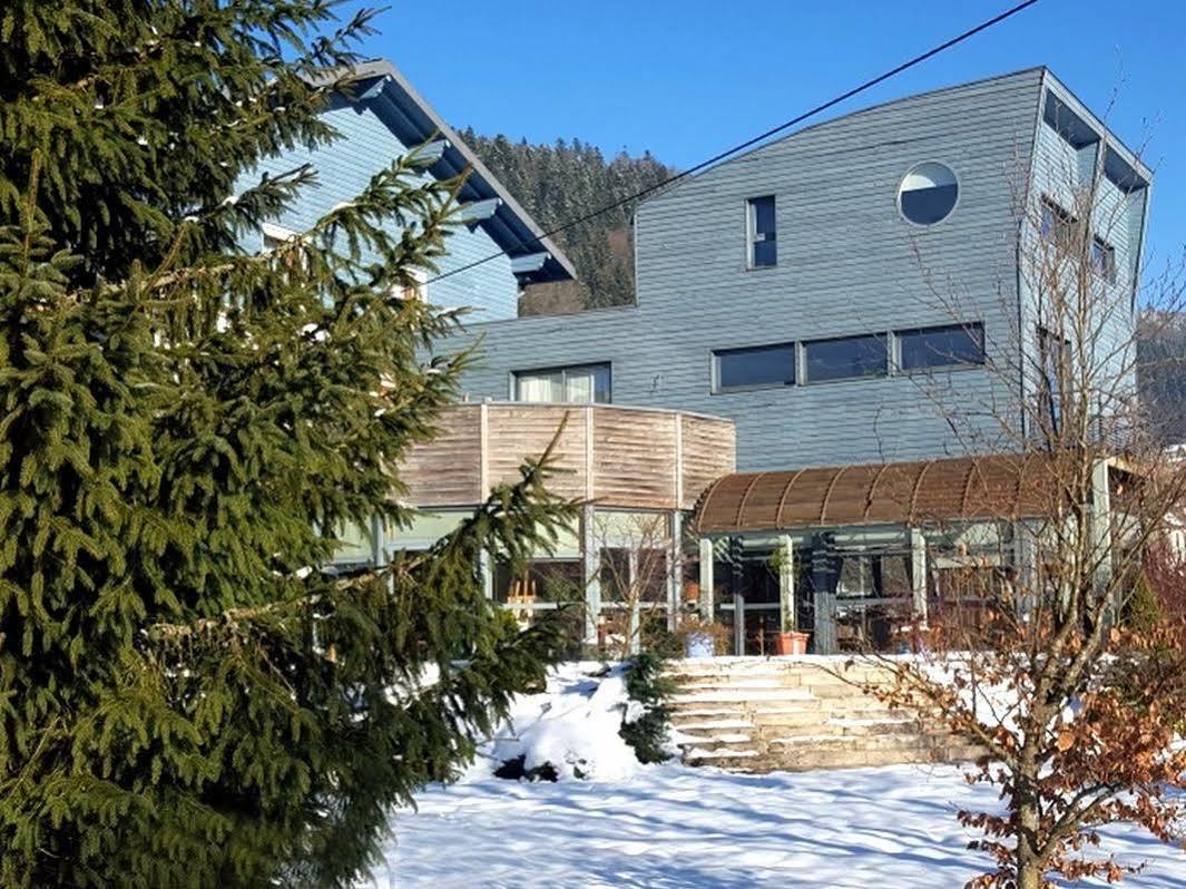 Logis Hotel Les Sapins Le Ménil Eksteriør bilde